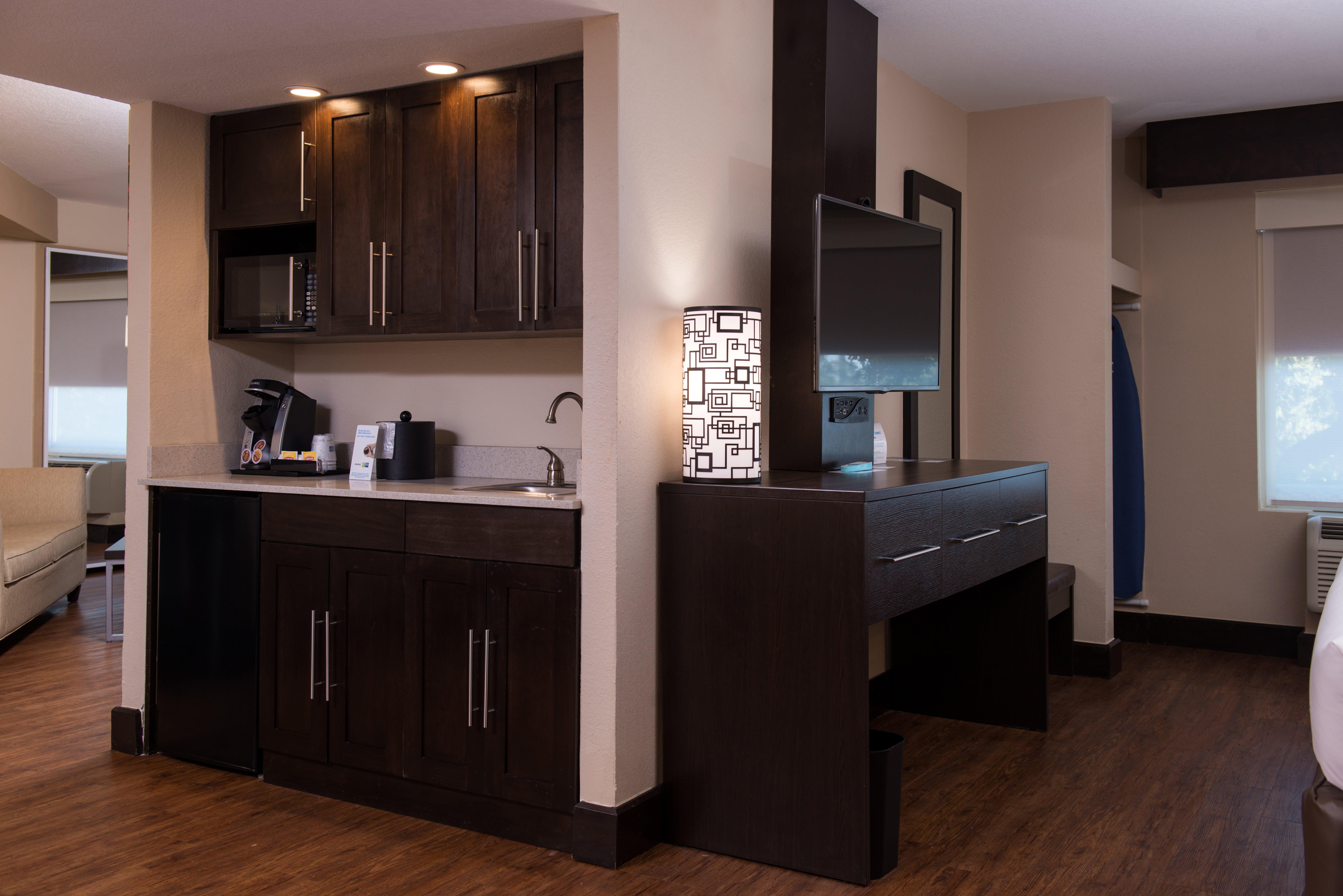 Express & Medical - Six Flags By Ihg