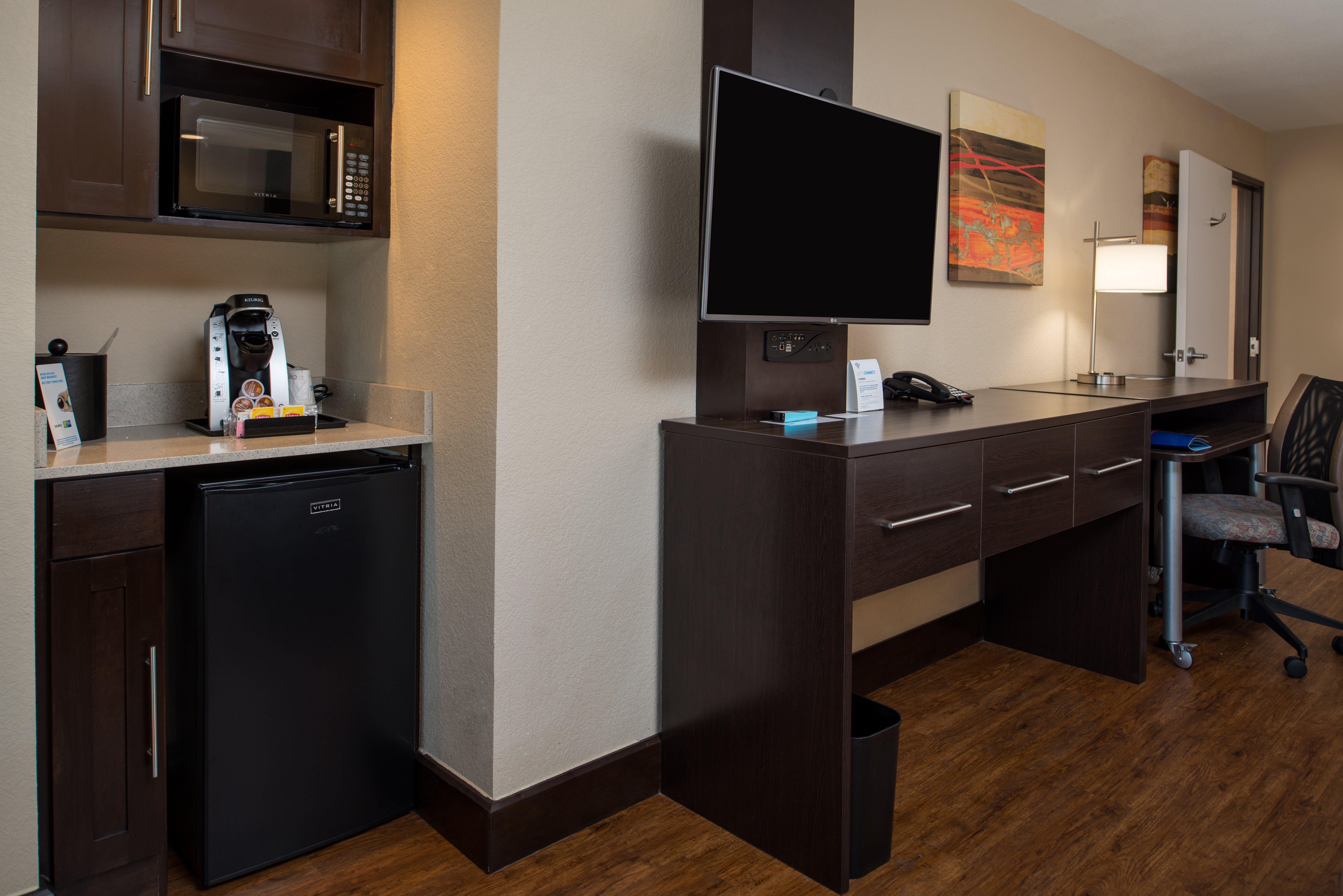 Express & Medical - Six Flags By Ihg Hotel