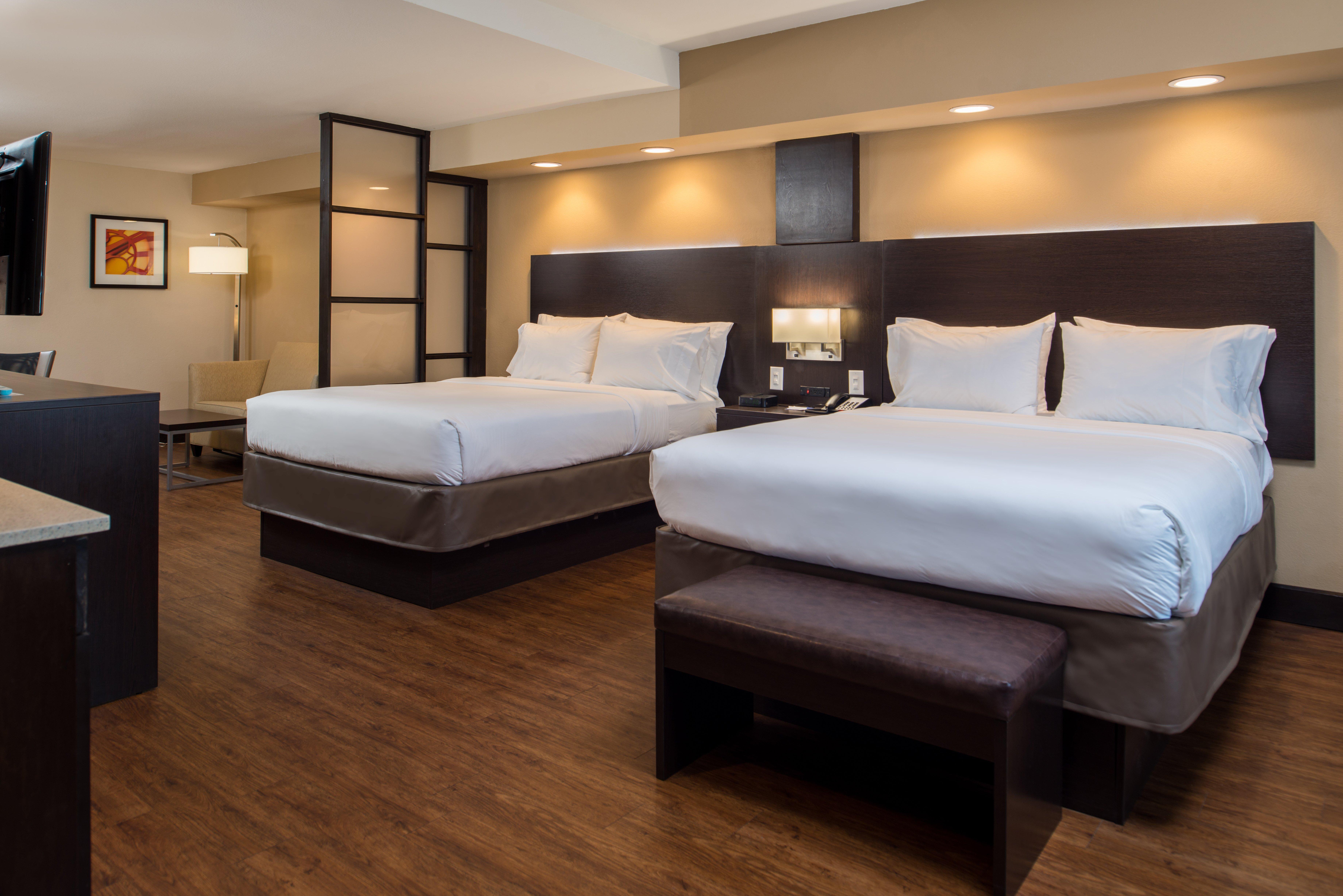 Express & Medical - Six Flags By Ihg