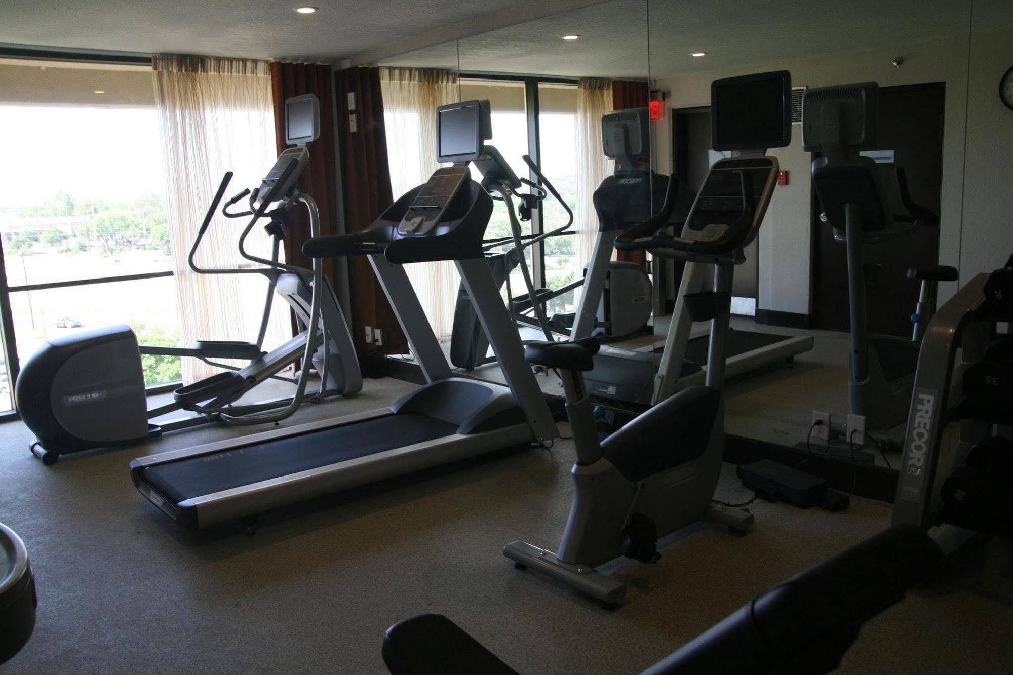 Express & Medical - Six Flags By Ihg Hotel 3*