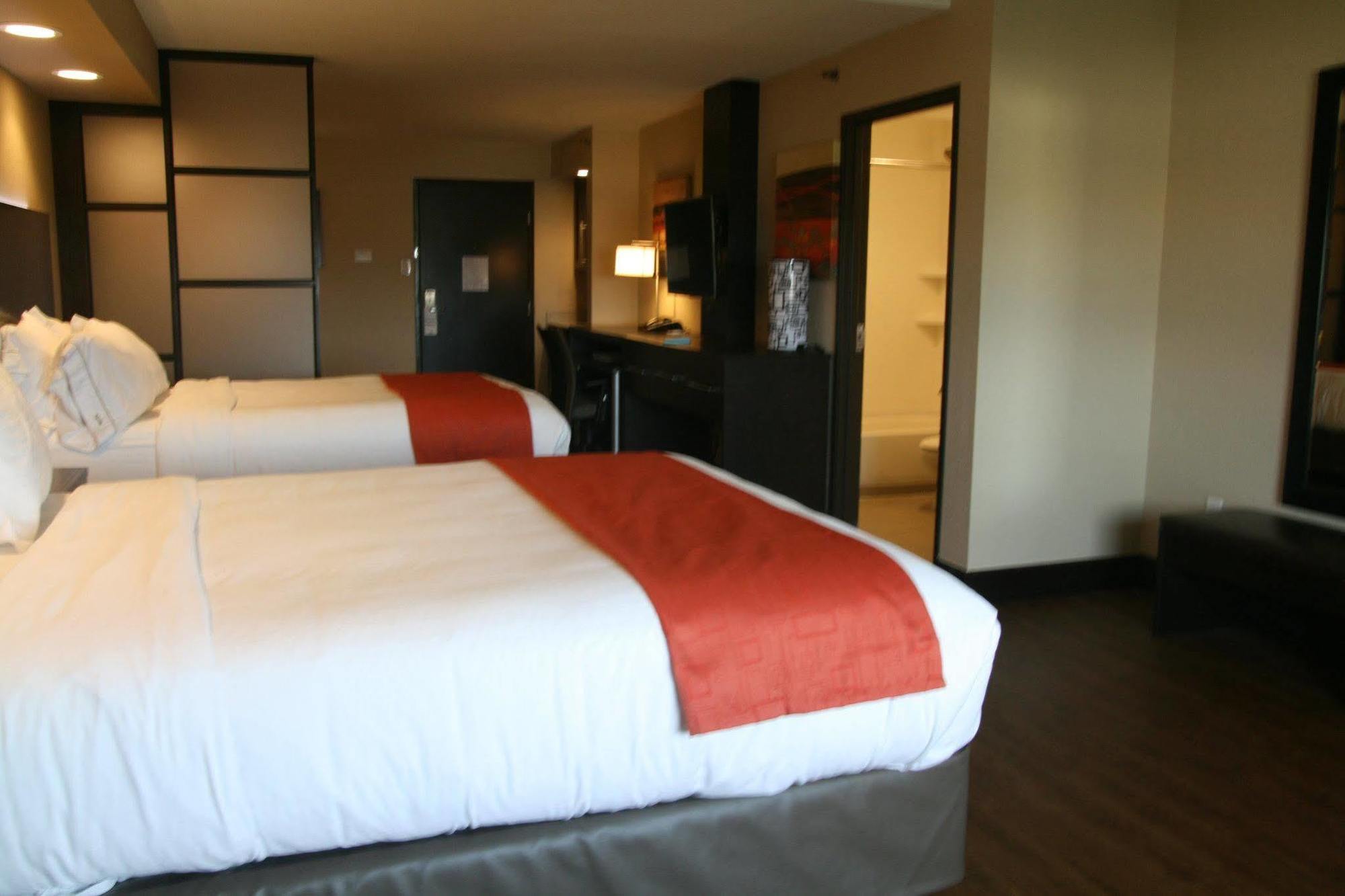 Express & Medical - Six Flags By Ihg 3* San Antonio